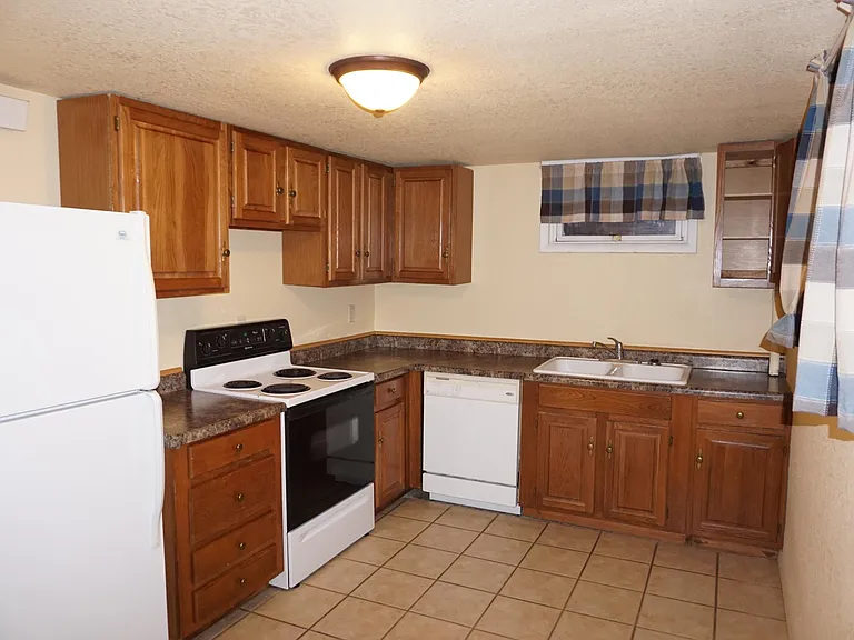1603 Sioux Ave — Photo 3