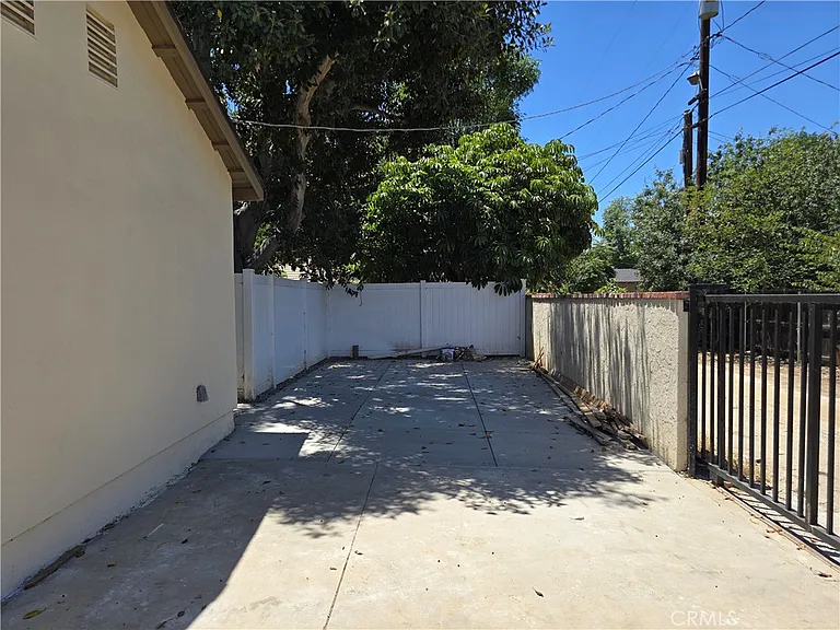 4653 Emerson St — Photo 18