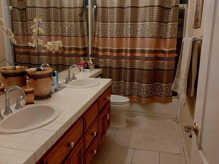 4215 San Ramon Dr — Photo 6
