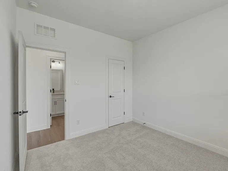 608 Knot Dr — Photo 10