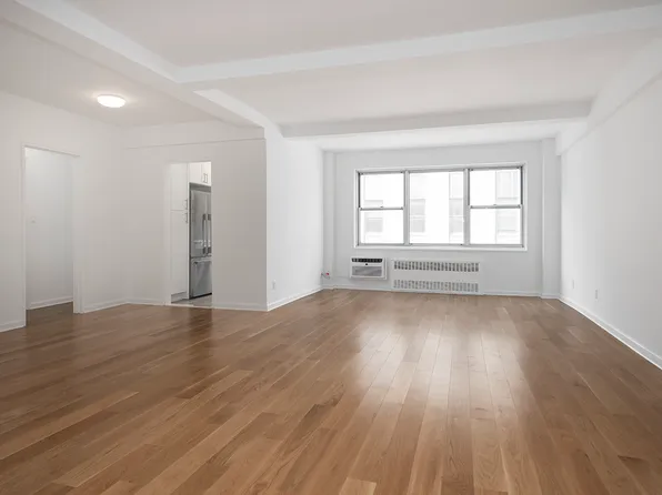 7 Lexington Avenue image 3 of 9