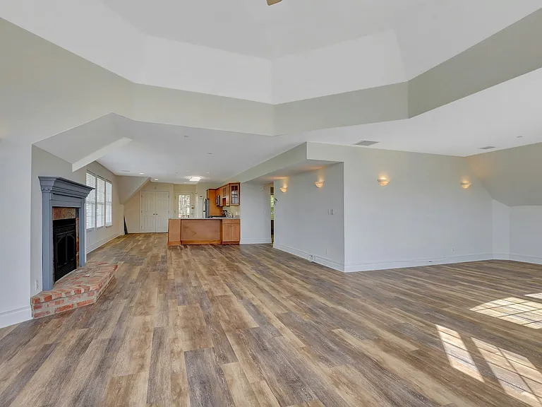 170 Undercliff Ave — Photo 6