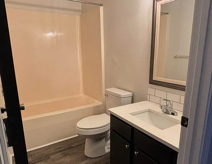 463 Alexander Ave — Photo 10