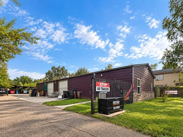 518 Columbus Rd, Sealy, TX 77474