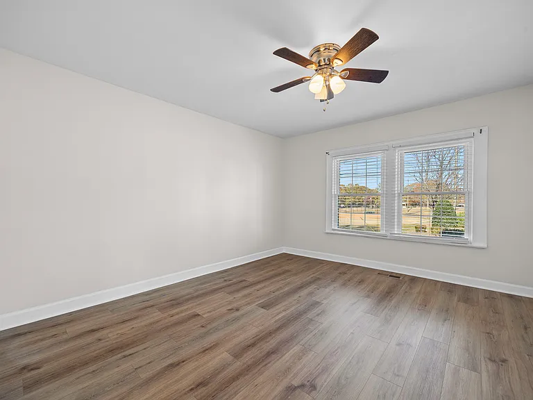 807 N Morris St — Photo 8