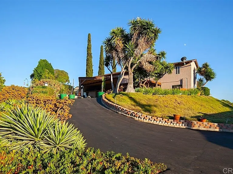 10028 Del Dios Hwy — Photo 14