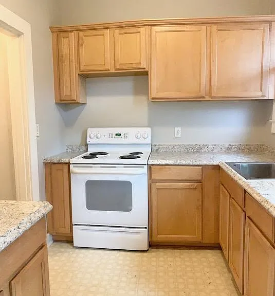 1914 E Burnside St #1 — Photo 8