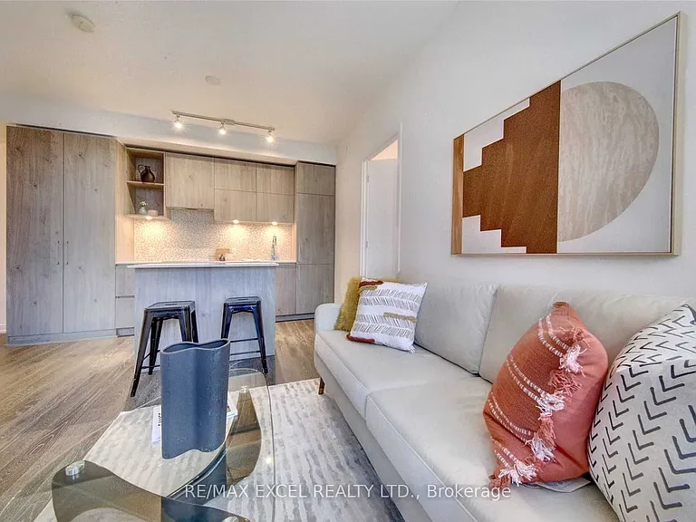 1 Yorkville Ave #3402 — Photo 7