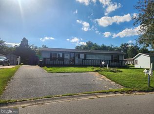 11 Bill Dr, Denver, PA 17517
