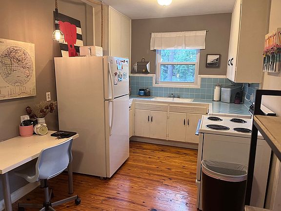 3rd image of 418 N Meridian St #2