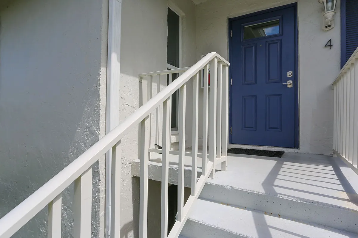 Building Photo - 195 Peppermint Ln #4