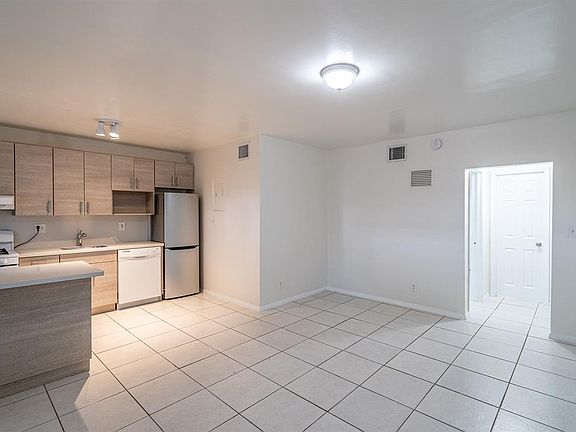 4th image of 666 NE 80th St Unit 4-666-04