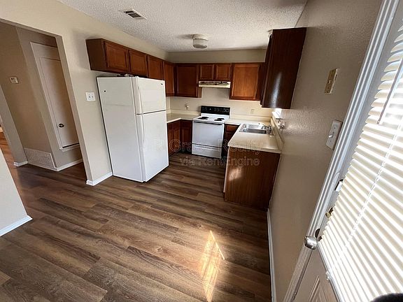 4th image of 5911 Shadydell Dr