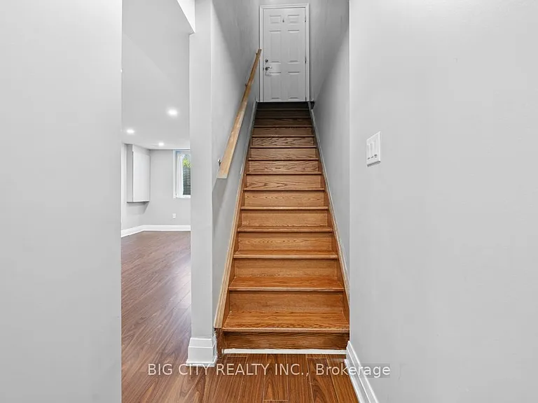 465A Cosburn Ave #BASEMENT — Photo 3