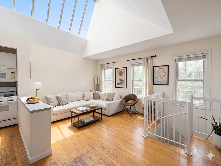 5 Milligan Pl #3 — Photo 1
