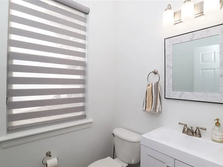 8248 Tivoli Dr — Photo 23