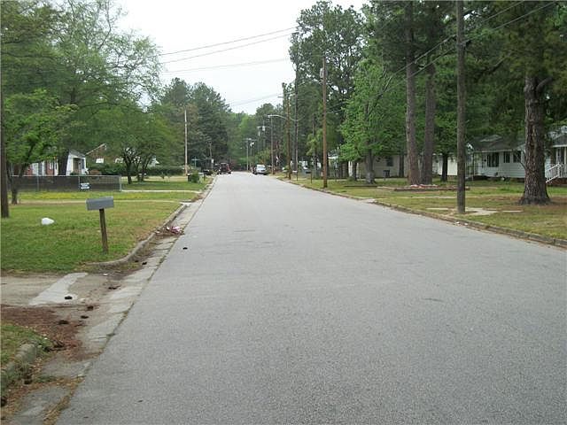 2nd image of 1129 Long Ave