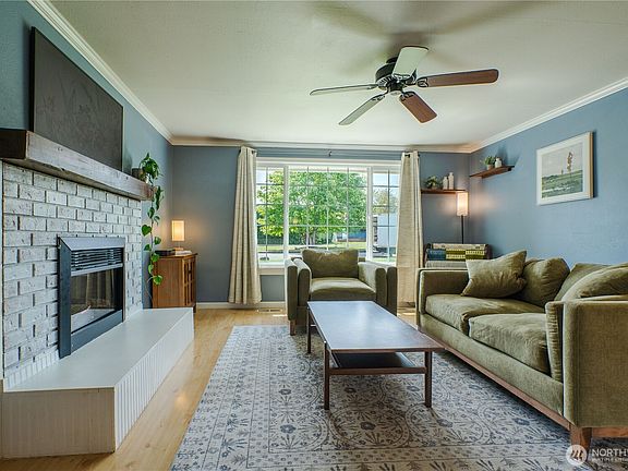 3rd image of 1291 Garden Circle