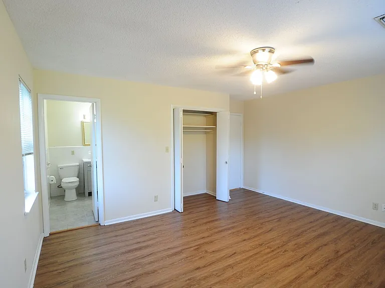 8205 Willowbrook Cir SE #C — Photo 6