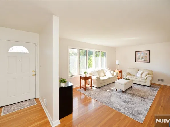 16-35 Raymond Street, Fair Lawn, NJ 07410