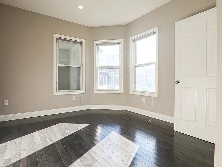 77 Linden St #1 — Photo 10