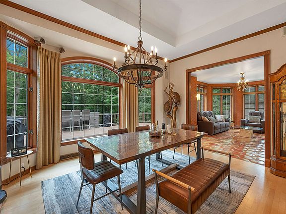 2nd image of 1935 E Telemark Cir