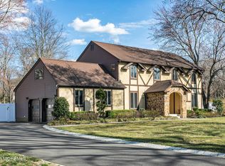 41 Farm Rd, Middletown, NJ 07748