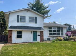 1033 Hoven Rd, Philadelphia, PA 19115