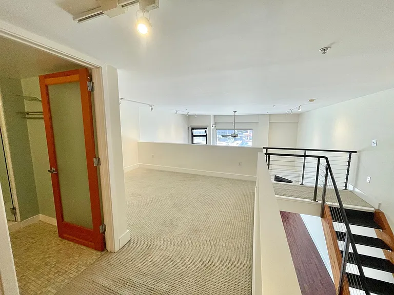 200 Townsend St #32 — Photo 11