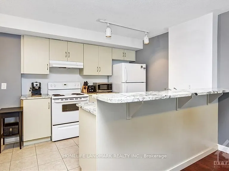 138 Somerset St W #509 — Photo 6