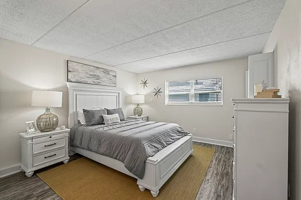 Surf Apartments — Photo 17