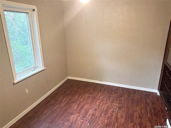 5th image of 1110 Queen STREET