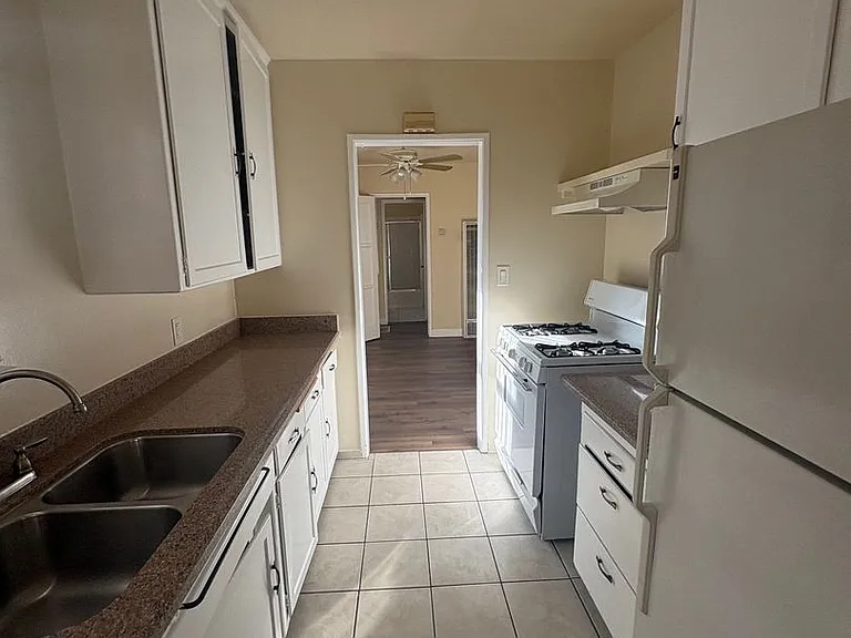 9016 Reading Ave — Photo 13