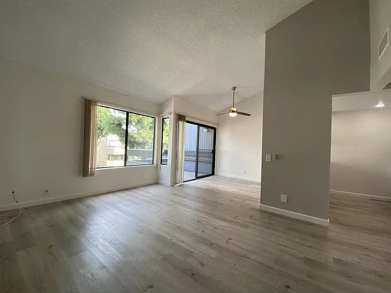 181 N Richmont Dr — Photo 11