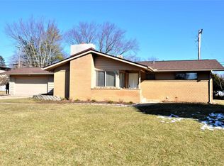 1201 Prestwick Pkwy, Rockford, IL 61107