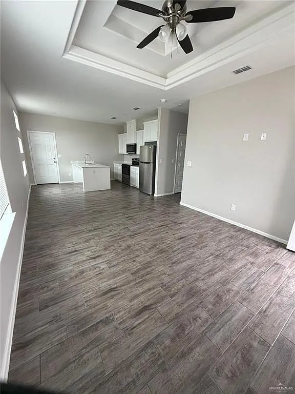 Building Photo - 3304 Wolf Creek Ave