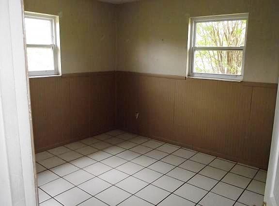 4th image of 8061 Groveland Ave