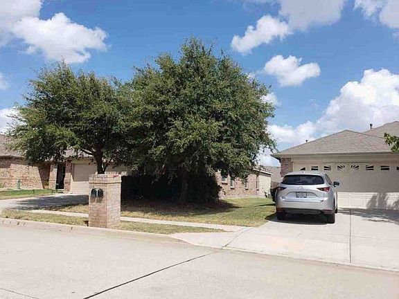3rd image of 2925 Milby Oaks Dr