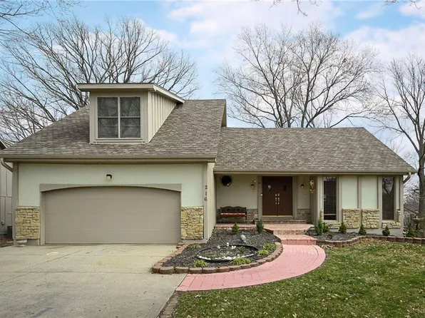 216 NW Hemlock St, Lees Summit, MO 64064