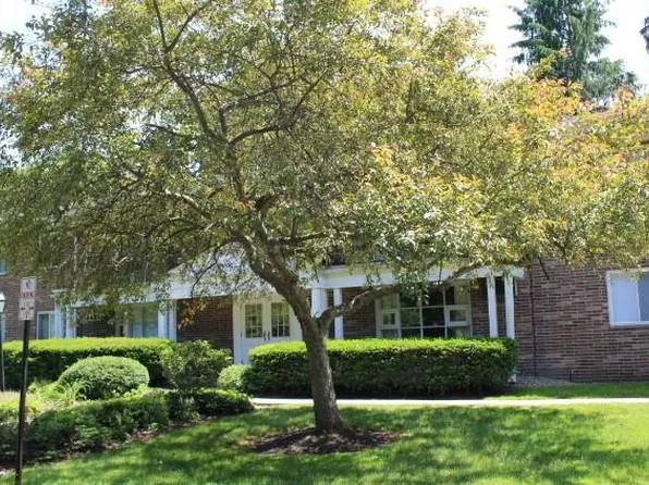 5009 Nob Hill Dr APT B4, Chagrin Falls Village, OH 44022