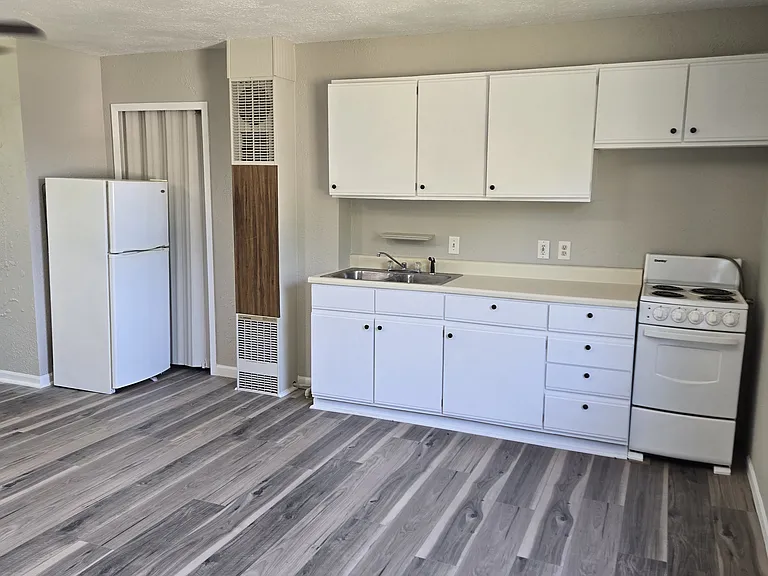 5015 Highland Dr — Photo 34