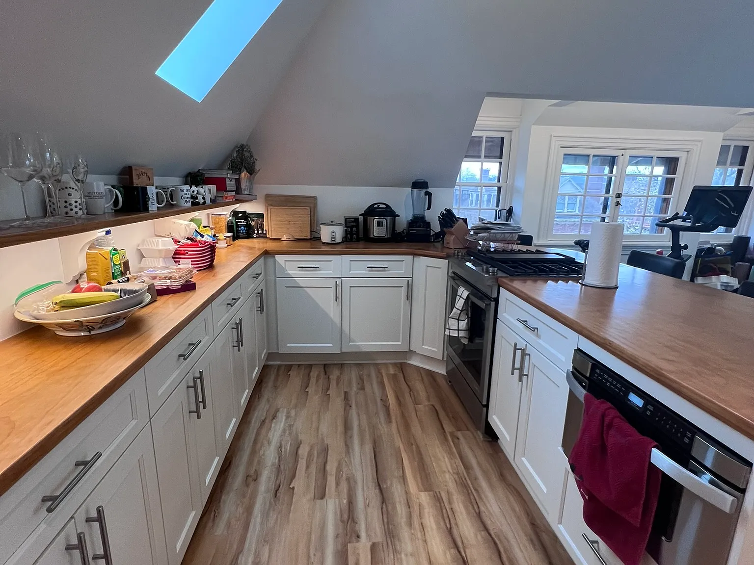 2 bed, 1400 sqft, $3,200 — Photo 4