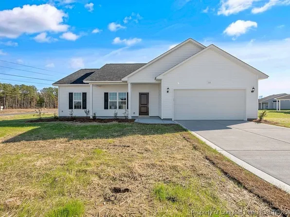 33 Coastal Ln, Parkton, NC 28371