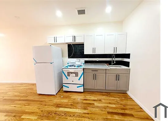 2710 Decatur Ave #2 — Photo 4