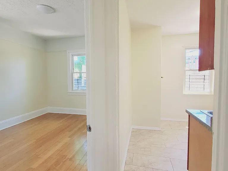 1888 University Ave #2 — Photo 6