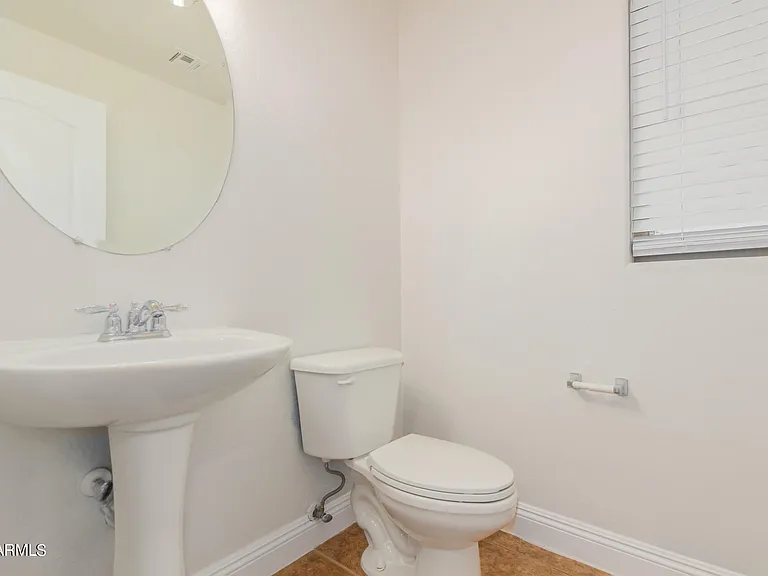 3031 E Harrison St — Photo 24
