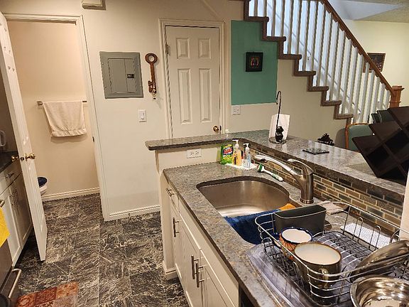 4th image of 274 E Millpoint Pl #1