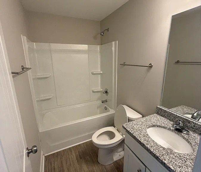 1201 Davis St #102 — Photo 8