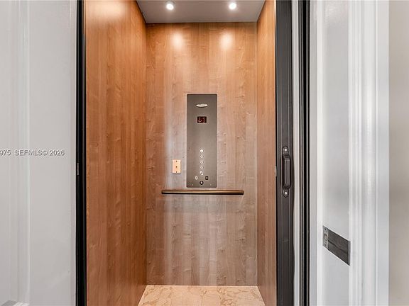 3rd image of 2106 SE 7th St #2106