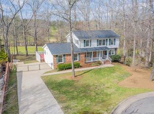 1144 18th Ave NE, Hickory, NC 28601